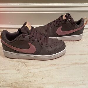 Nike Low-Top Sneakers in Plum with Pink Swoosh